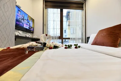 Deluxe Double Room — Kingdom Hanoi Hotel